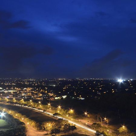Parque Espana Residence Hotel Muntinlupa City Buitenkant foto